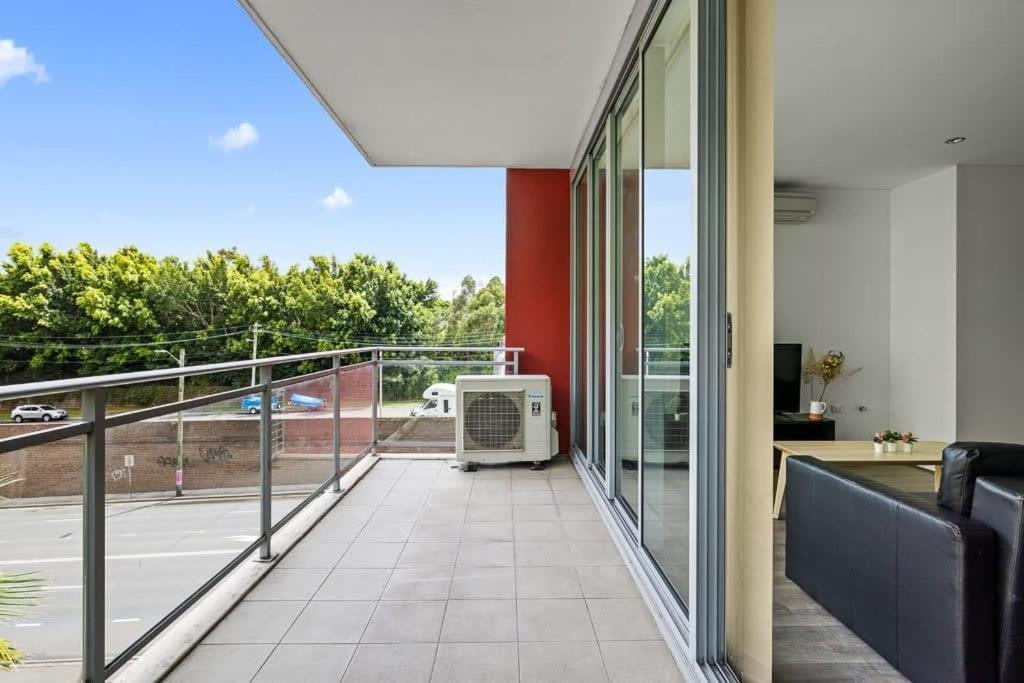 2br In Strathfield Sleeps 6