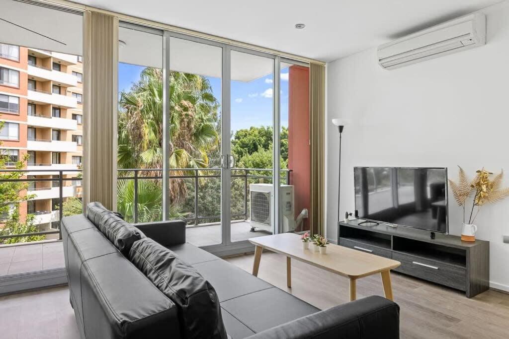 2br In Strathfield Sleeps 6 * Sydney