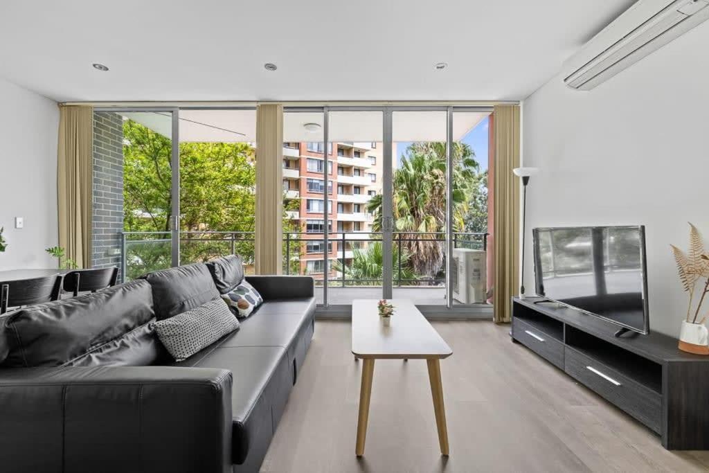 2br In Strathfield Sleeps 6 Apartment *